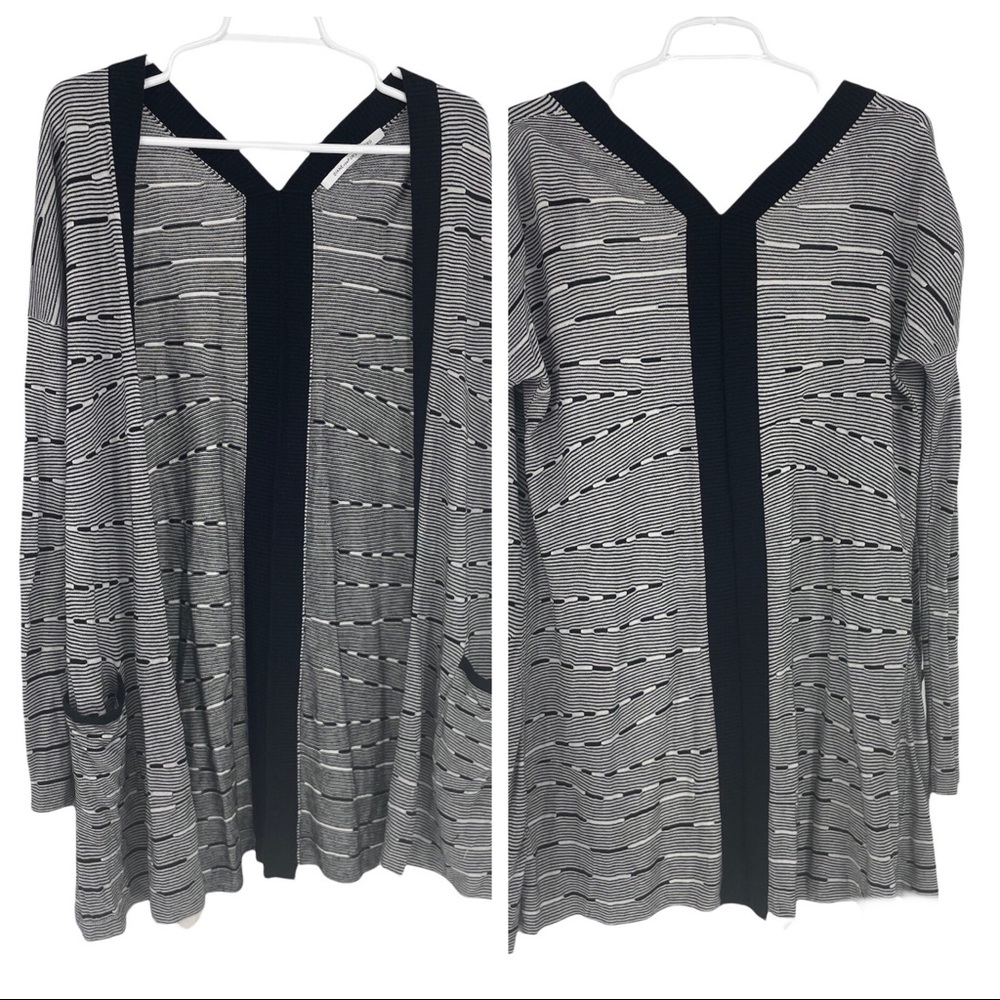 DIANE VON FURTSENBERG BLACK WHITE LONG KNIT LINE CARDIGAN SWEATER POCKETS